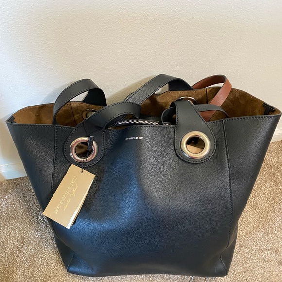 Burberry Large Black Leather Tote Bag. Brand new with Tags.  Dust bag included! - Picture 6 of 8